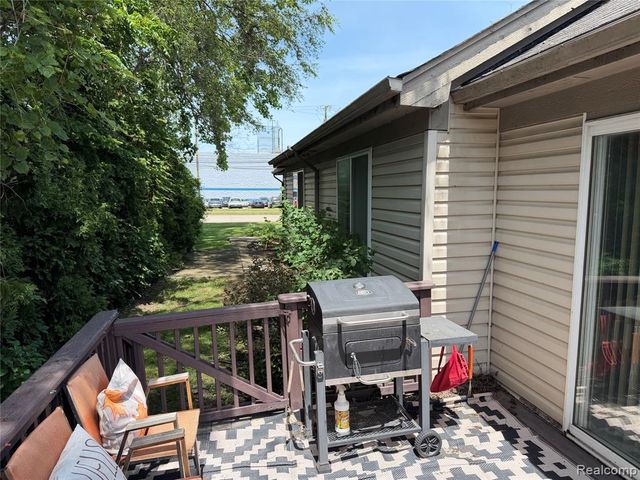 29965 Kenwood Court, Roseville, MI 48066