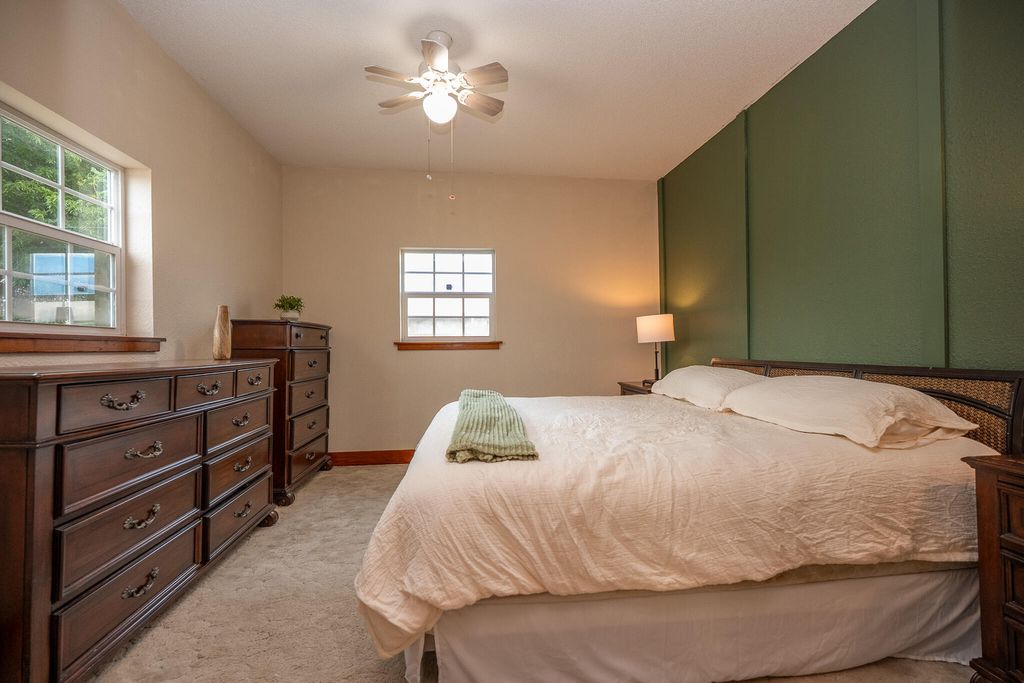 Image 18 of property listing at 902 N 10th Street, Ballinger, TX 76821