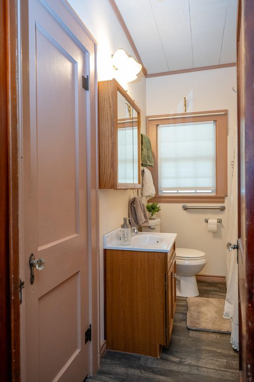 Image 22 of property listing at 902 N 10th Street, Ballinger, TX 76821