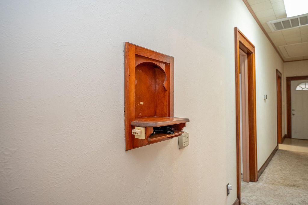 Image 24 of property listing at 902 N 10th Street, Ballinger, TX 76821