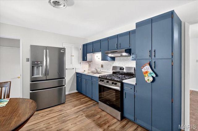 354 Burncoate Drive, Oakville, MO 63129