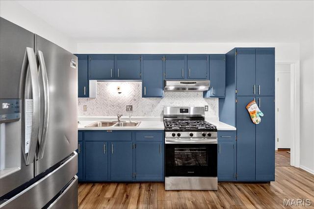 354 Burncoate Drive, Oakville, MO 63129