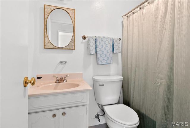 354 Burncoate Drive, Oakville, MO 63129