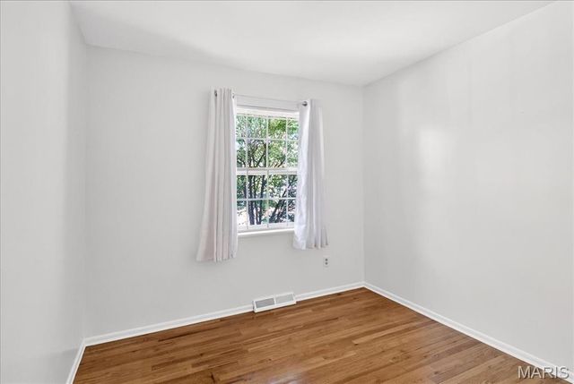 354 Burncoate Drive, Oakville, MO 63129