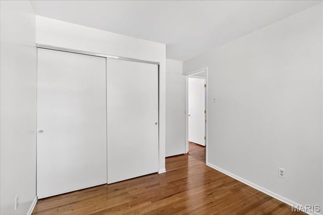 354 Burncoate Drive, Oakville, MO 63129