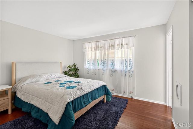 354 Burncoate Drive, Oakville, MO 63129