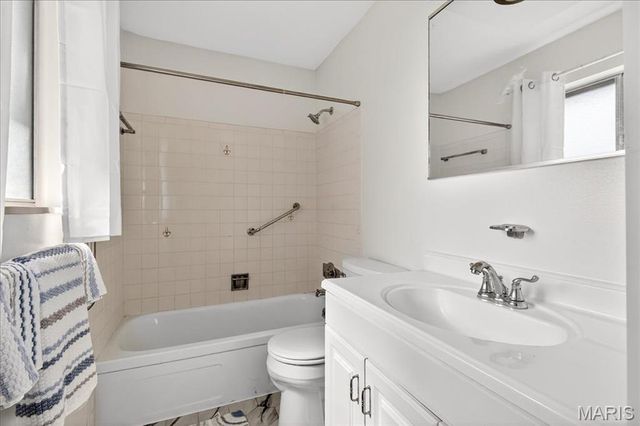 354 Burncoate Drive, Oakville, MO 63129