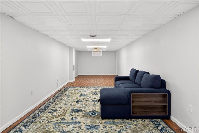 354 Burncoate Drive, Oakville, MO 63129