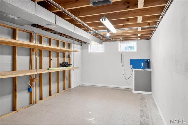 354 Burncoate Drive, Oakville, MO 63129