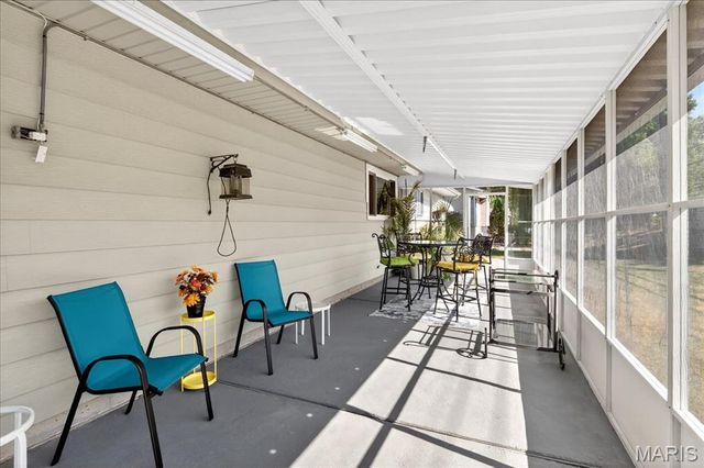 354 Burncoate Drive, Oakville, MO 63129