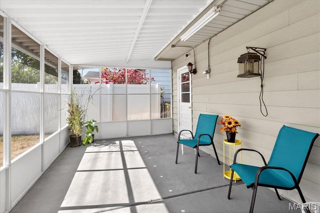 354 Burncoate Drive, Oakville, MO 63129