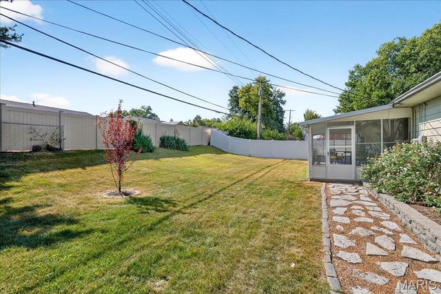 354 Burncoate Drive, Oakville, MO 63129