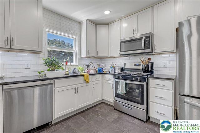 15 Elm Street, East Stroudsburg, PA 18301