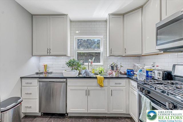 15 Elm Street, East Stroudsburg, PA 18301