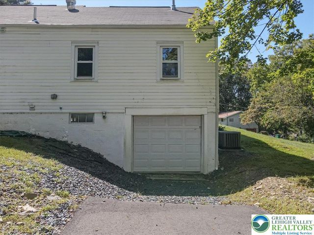 15 Elm Street, East Stroudsburg, PA 18301