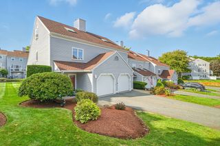 12 Tanglewood Ln 12, Salem, MA 01970