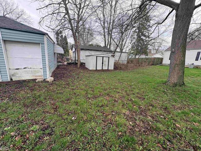 2521 Bay Street, Saginaw, MI 48602