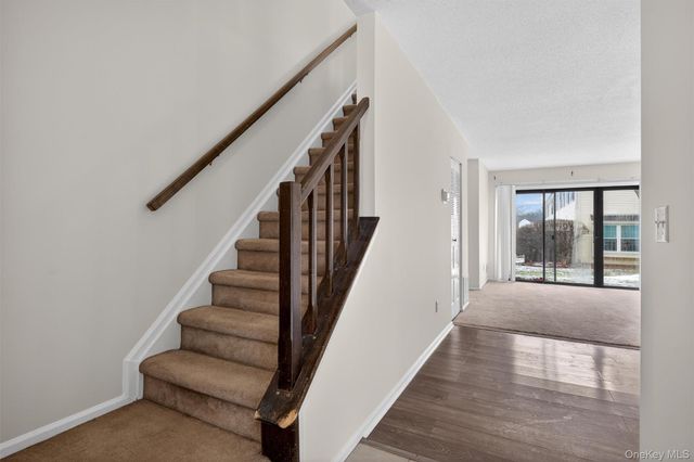 25 Moore Lane, Washingtonville, NY 10992