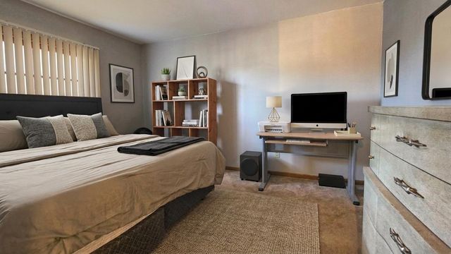 4302 W Shamrock Lane 2D, Mchenry, IL 60050