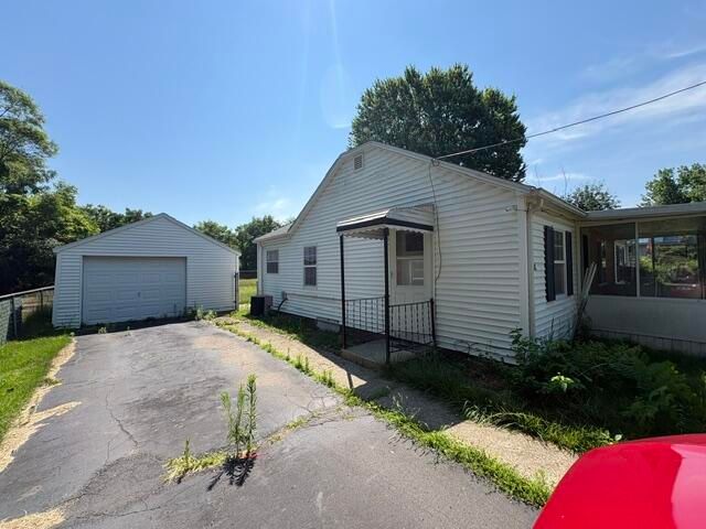 3157 Ludwig Street, Burton, MI 48529