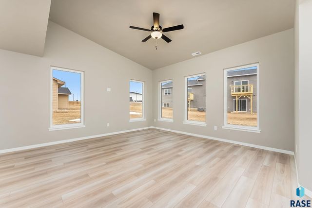 1740 N Hyssop Dr Drive, Sioux Falls, SD 57110