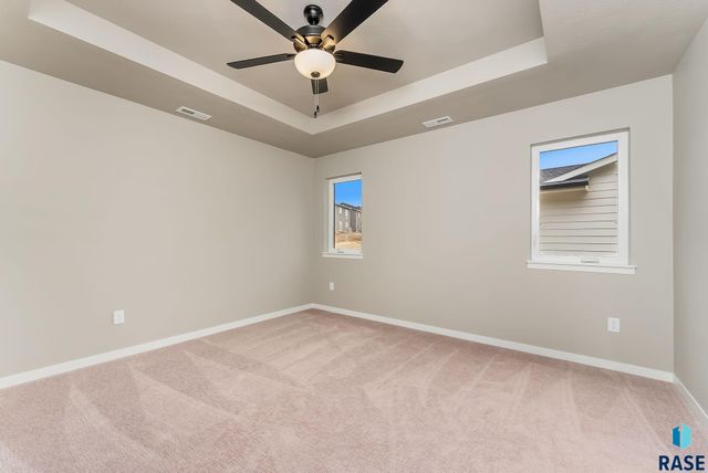 1740 N Hyssop Dr Drive, Sioux Falls, SD 57110