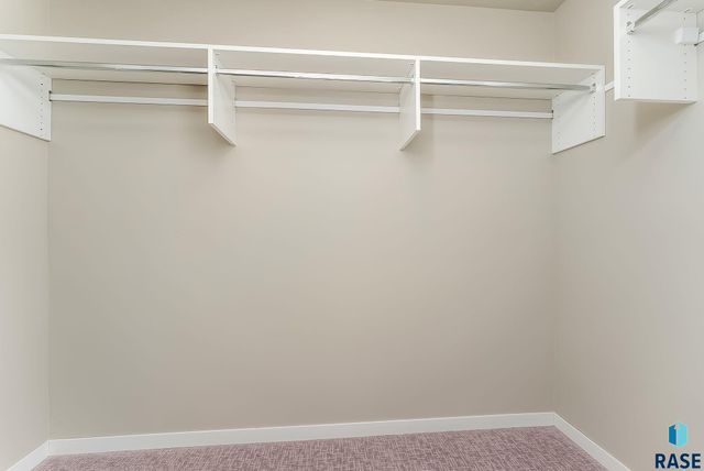 1740 N Hyssop Dr Drive, Sioux Falls, SD 57110