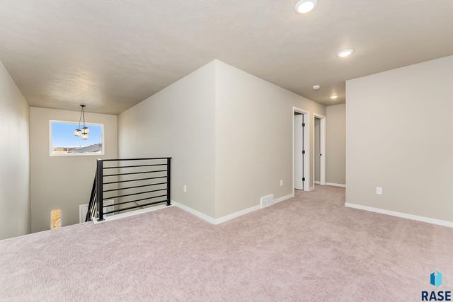 1740 N Hyssop Dr Drive, Sioux Falls, SD 57110