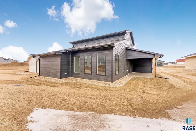 1740 N Hyssop Dr Drive, Sioux Falls, SD 57110