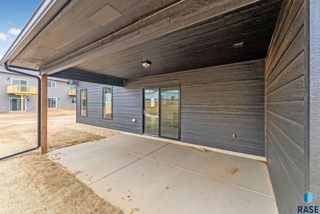 1740 N Hyssop Dr Drive, Sioux Falls, SD 57110