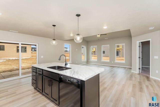 1740 N Hyssop Dr Drive, Sioux Falls, SD 57110