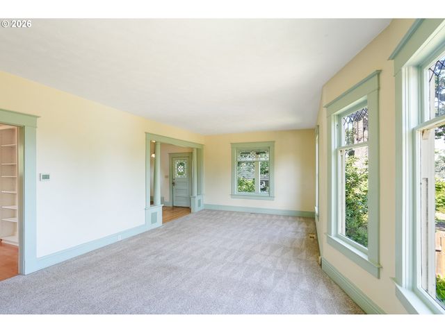 1005 RESERVE St, Silverton, OR 97381