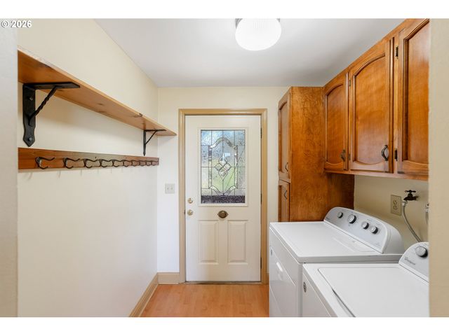 1005 RESERVE St, Silverton, OR 97381