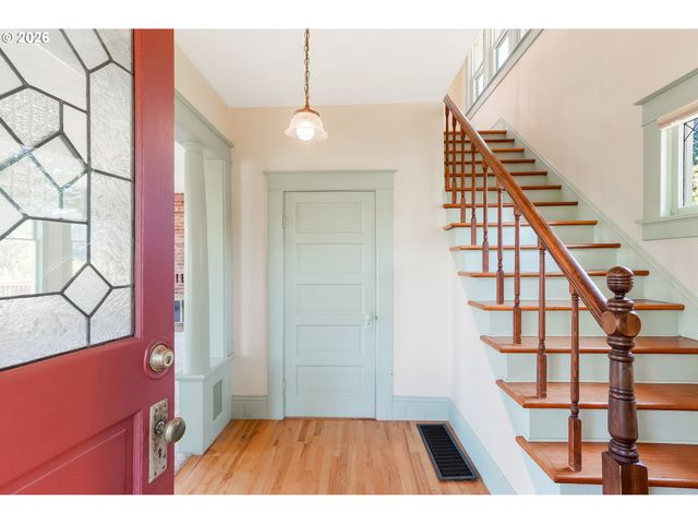 1005 RESERVE St, Silverton, OR 97381