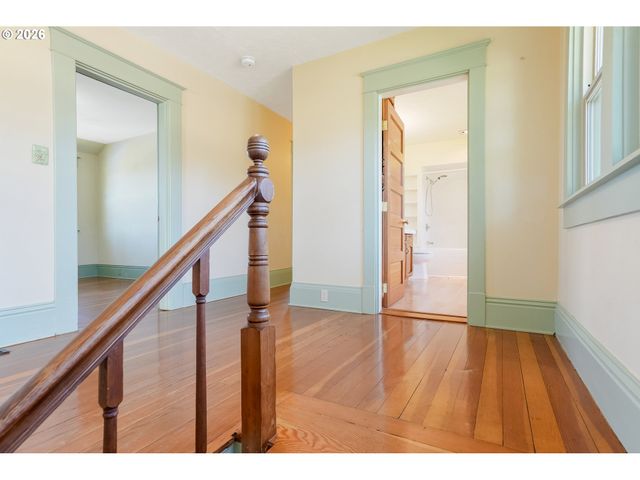 1005 RESERVE St, Silverton, OR 97381