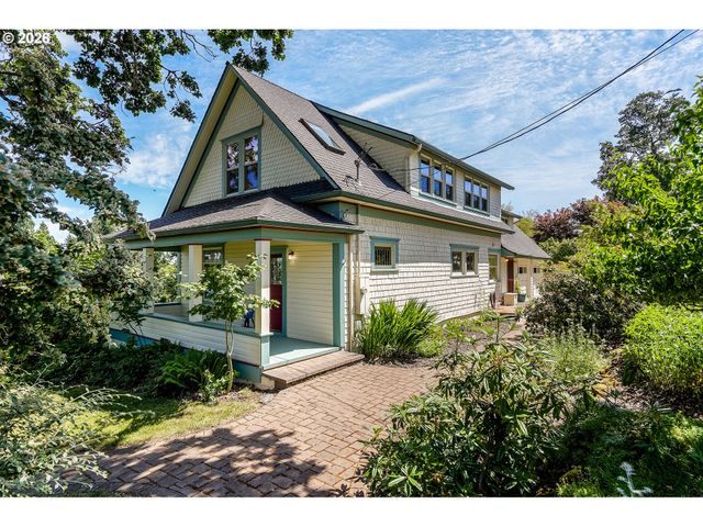 1005 RESERVE St, Silverton, OR 97381