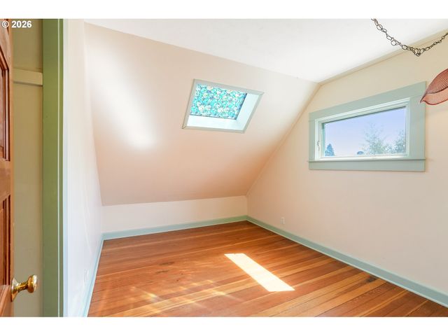 1005 RESERVE St, Silverton, OR 97381