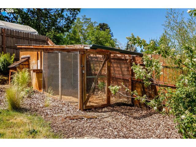 1005 RESERVE St, Silverton, OR 97381