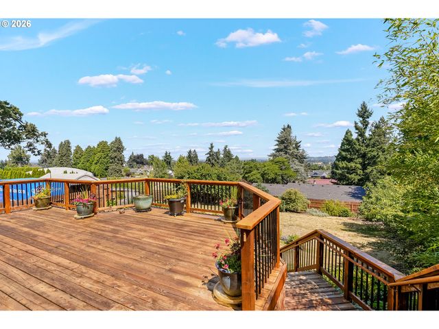 1005 RESERVE St, Silverton, OR 97381