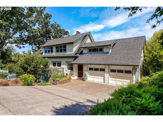 1005 RESERVE St, Silverton, OR 97381