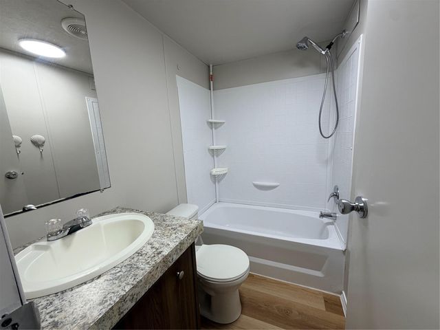 114 Bluebill Bay N, Baytown, TX 77523