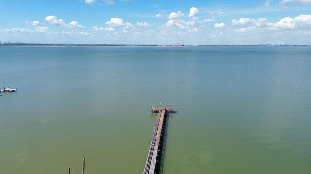 114 Bluebill Bay N, Baytown, TX 77523