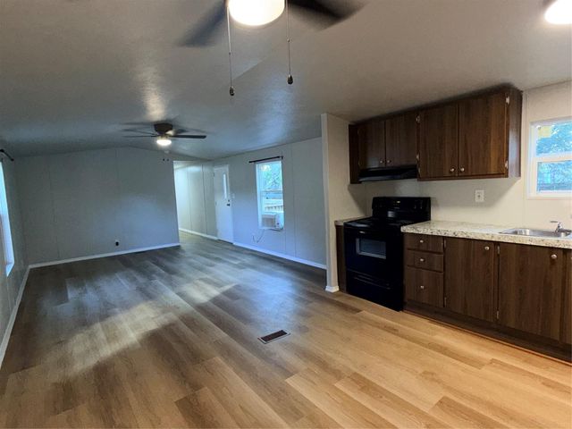 114 Bluebill Bay N, Baytown, TX 77523