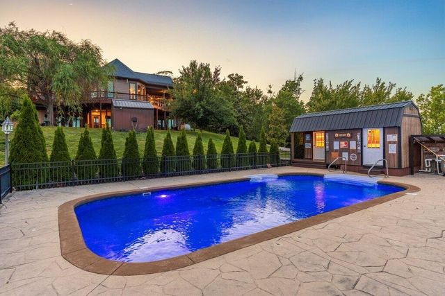 5625 Harrison Pike, Mcdonald, TN 37353