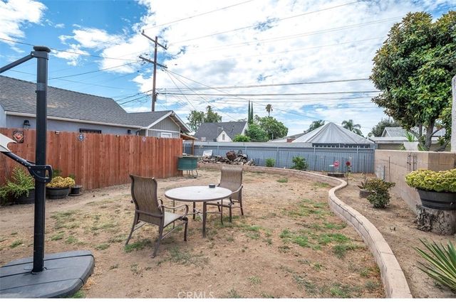 769 W 20th Street, San Bernardino, CA 92405