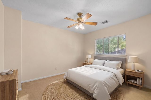 78 E Hobbit Glen Drive, Conroe, TX 77384