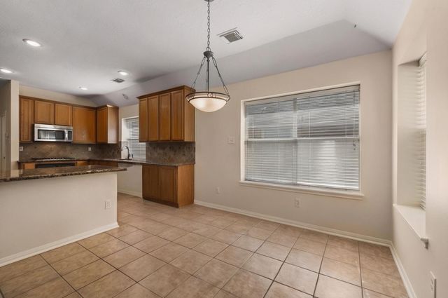 78 E Hobbit Glen Drive, Conroe, TX 77384