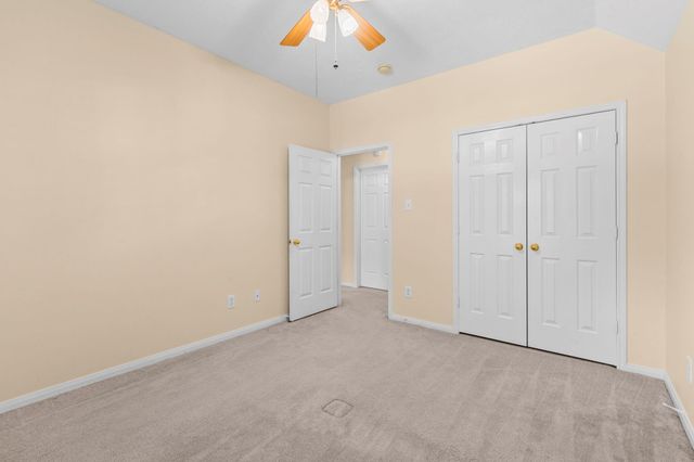 78 E Hobbit Glen Drive, Conroe, TX 77384