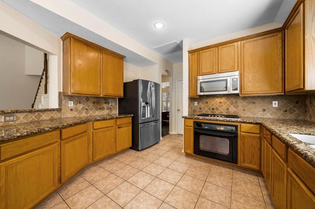 78 E Hobbit Glen Drive, Conroe, TX 77384