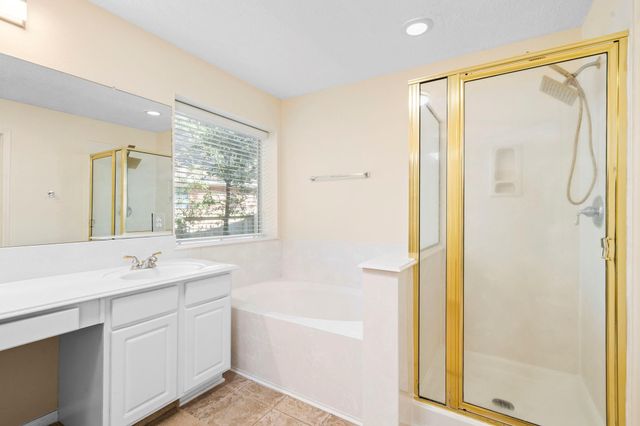 78 E Hobbit Glen Drive, Conroe, TX 77384